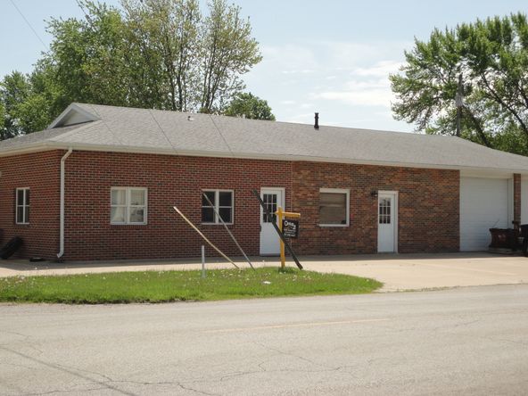 720 N 33rd St, Mattoon, IL 61938